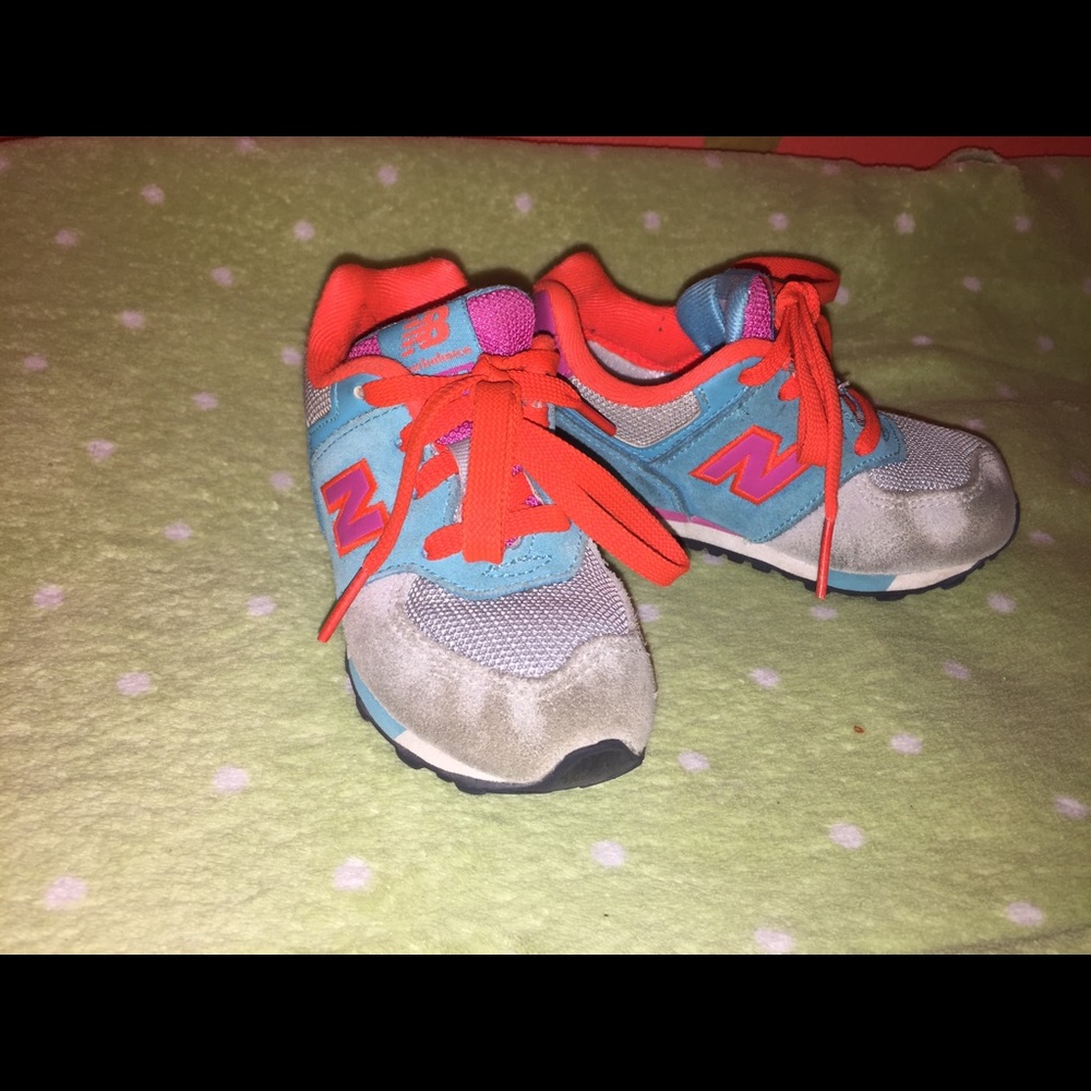Toddler girls New Balance tennis shoes size 8